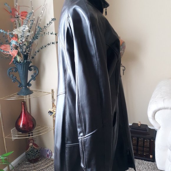 DANIER SZE L Brown 💯  leather coat🎉🎉Host Pick 1/8/25🎉🎉 - Picture 3 of 16